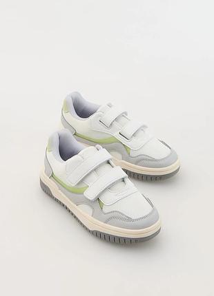 Классные кроссовки reserved,p.40