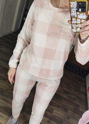 Розовая мягкая пижама в клетку