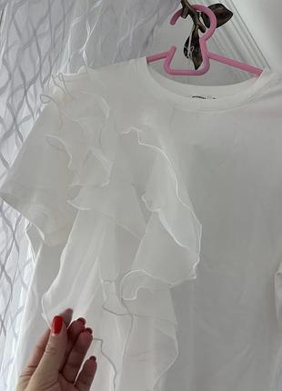 Футболка з рюшами