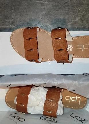 Тапочки від les petites bombes