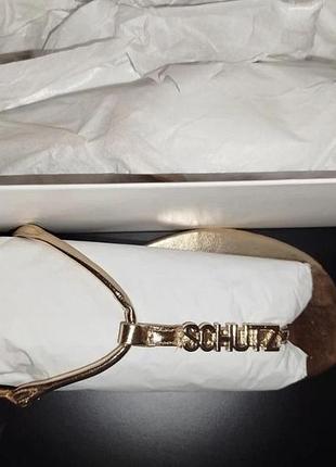 Женские сандалии