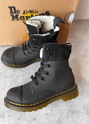 Демисезонные ботиночки dr martens с отворотом на девочку. оригинал из сша