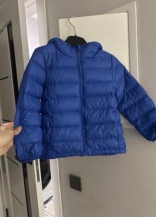 Куртка пуховик   дитяча , складається в мішечок по типу uniqlo