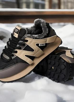 Женские теплые зимние кроссовки