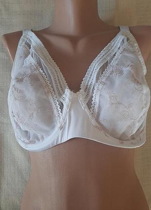 Бюстик на косточках мягкая чашка. marks spencer