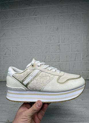 Модные женские кроссовки tommy hilfiger metallic flatform sneaker