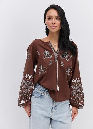 Вышиванка с цветами и птицами