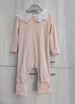 Брендовый человечек с кружевным воротничком