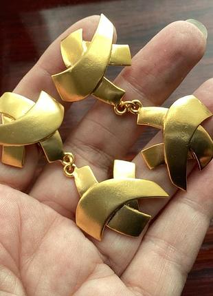 Сережки довгі золотого кольору рухливі матові