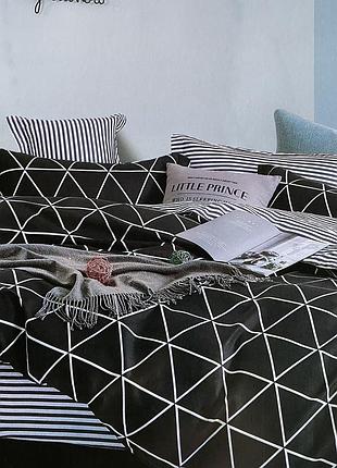 Семейный комплект постельного белья с простыню на резинке ткань - фланель, два пододеяльника