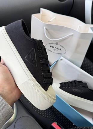 Жіночі люкс кеди чорні прад platform black white p
