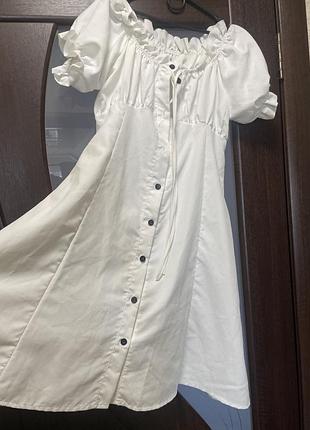 Белое платье