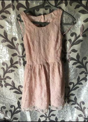 Ніжне коктельне плаття з відкритою спиною. рожева пудра, мереживо, кружево