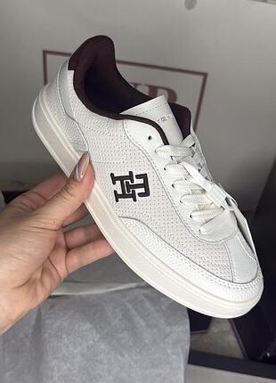 Снікерси,кеди monogram tommy hilfiger