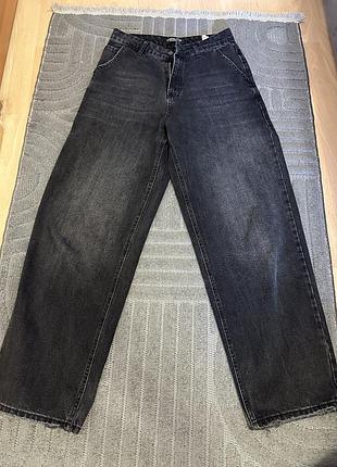 Чорні джинси