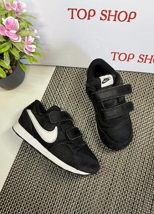 Оригінальні кросівки на липучці nike