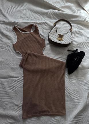 Сукня максі, рубчик. чудово сідає по фігурі, оголена спинка