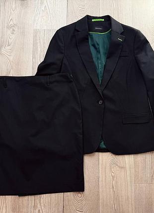 Шикарний жіночий костюм зі спідницею