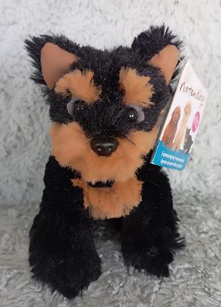 Мягкая игрушка собачка йоркширский терьер коллекционная от фирмы tomy новая, озвучена.