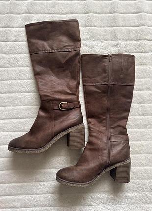 Чоботи коричневі 40-40,5 розмір коричневі на підборах