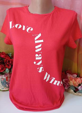 Футболка женская.