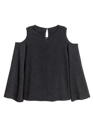 Черная блузка с открытыми плечами h&m
