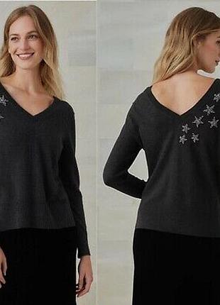 Серый шерстяной джемпер темно серого цвета с v-образным вырезом