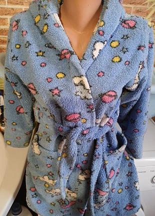 Женский халат.