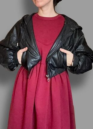 Вкорочена куртка з широким рукавом