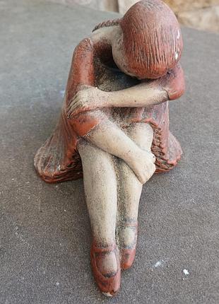 Статуэтка девушка в жюбо.