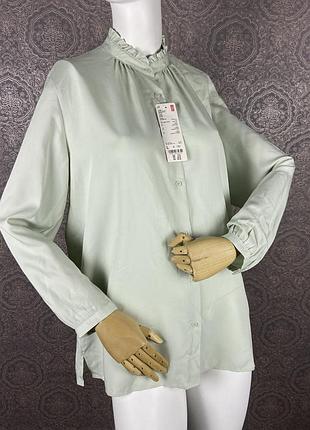 Uniqlo — базова сорочка/блуза