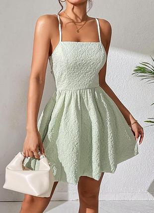 Сукня салатова зі шнуровкою на спині з відкритою спиною на бретельках