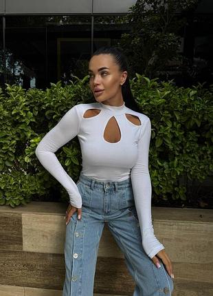 Лонг з м’якої тканини з трендовими вирізами спереду та ідеальною посадкою по фігурі