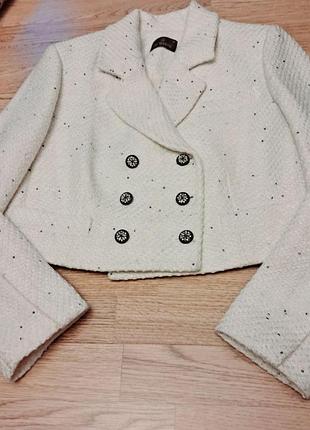 Твидовый костюм белый