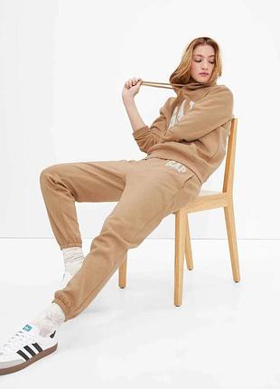 Стильний брендовий  жіночий костюм