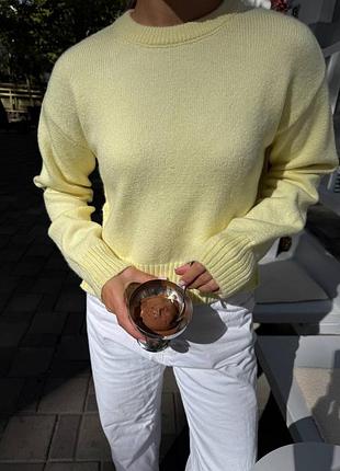 Женский вязаный укороченный короткий свитер розовый лимонный