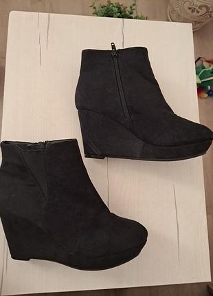 Ботльоны женские