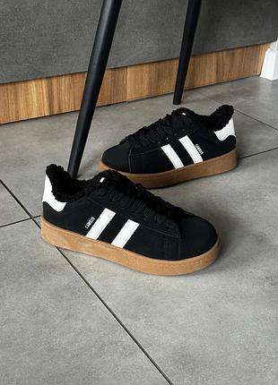 Женские кроссовки