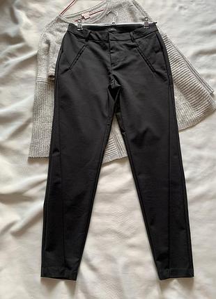 Брюки жіночі чорні vero moda ідеальні розмір xs/s