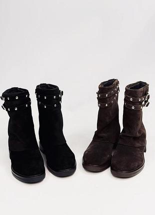 Замшеві чорні коричневі жіночі чоботи черевики ботинки широкі низький хід танкетка женские черные коричневые женские замшевые короткие сапоги ботинки