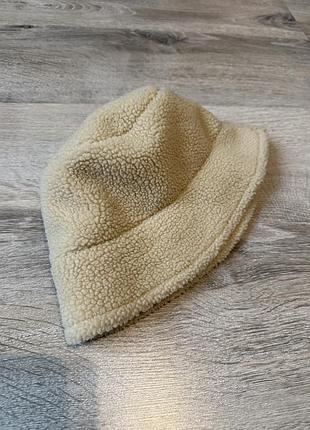 Зимова жіноча панама бежевого кольору імітація овчини тедді