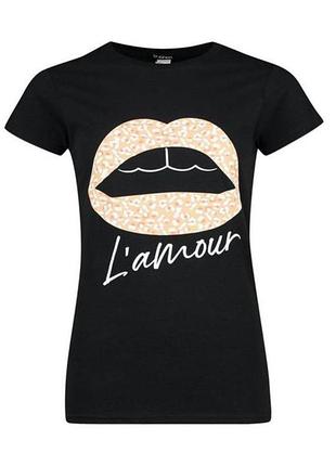 Boohoo. товар привезен из англии. футболка с леопардовыми губами