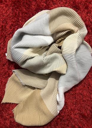 Теплий жіночий шарф