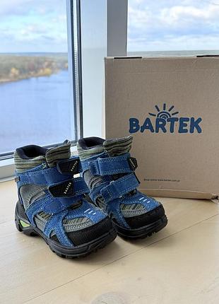 Зимние сапоги для мальчика от бренда bartek