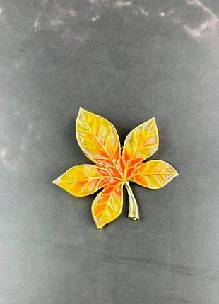 Брошь каштан оранжевый