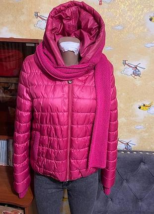 Куртка женская с шарфом, связанным капюшоном