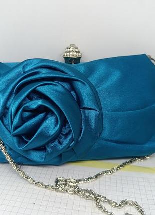 Нарядная каркасная сумочка обтянута атласом