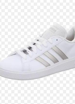 Женские кроссовки adidas