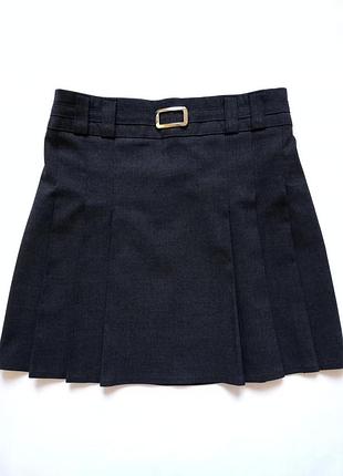 Школьная серая юбка со складками пряжкой