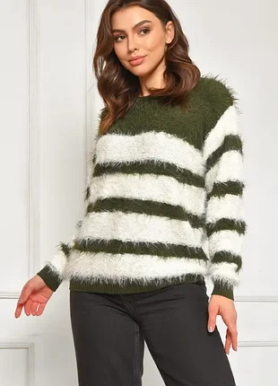 Полосатый свитер травка